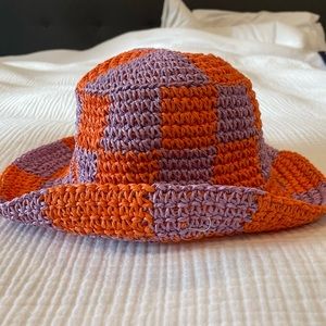 Checkered woven bucket hat